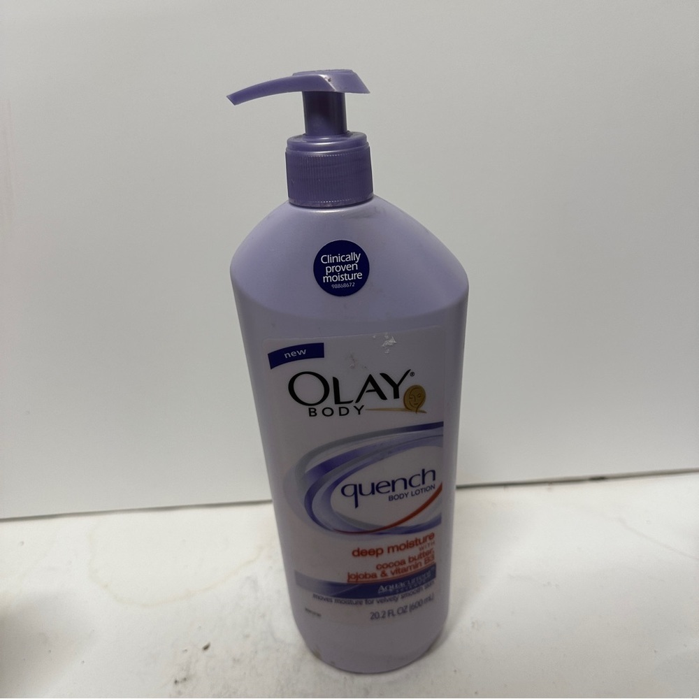 Olay Body Quench Body Lotion Deep Moisture Cocoa Butter Jojoba 20.2 OZ